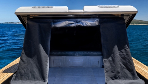 VENOM45 0215 CAR 0581 01 (1)